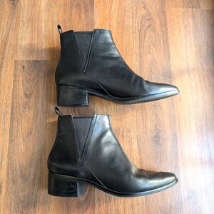 Cole Haan Pointed Toe Chelsea Boot size 8